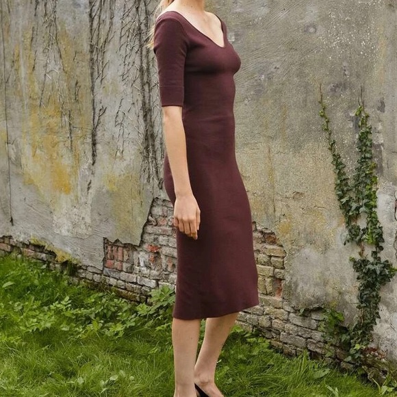 FITTED BROWN SWEATER DRESS - Picture 8 of 9